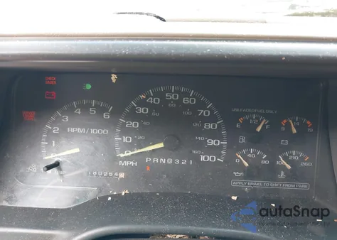 1998 GMC Suburban 1500 Sl z USA, uszkodzony, nr VIN 3GKEC16R7WG502747